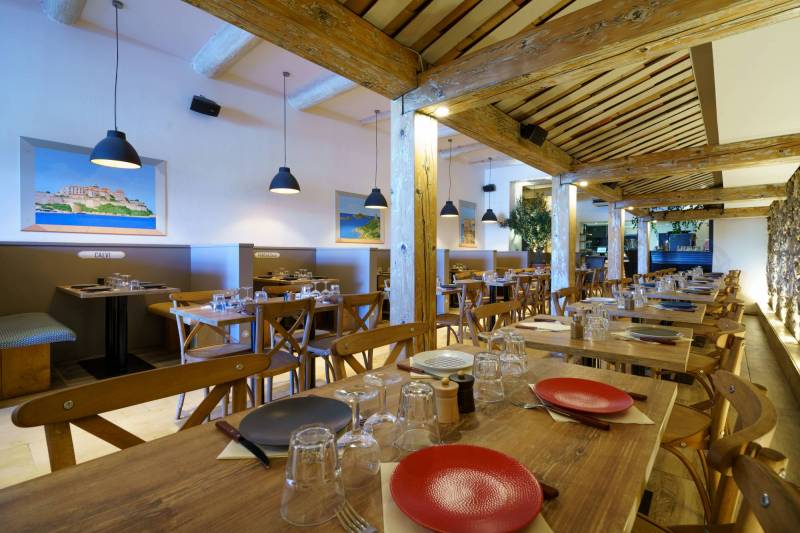 Réservez vos repas de groupe et de fin d'année dans notre restaurant à Marseille : C’EST LA RENTRÉE AU NUL PART AILLEURS !